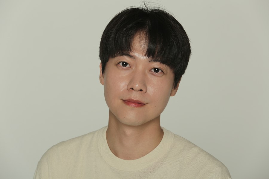 최상배 프로필 — 클린 헤드샷