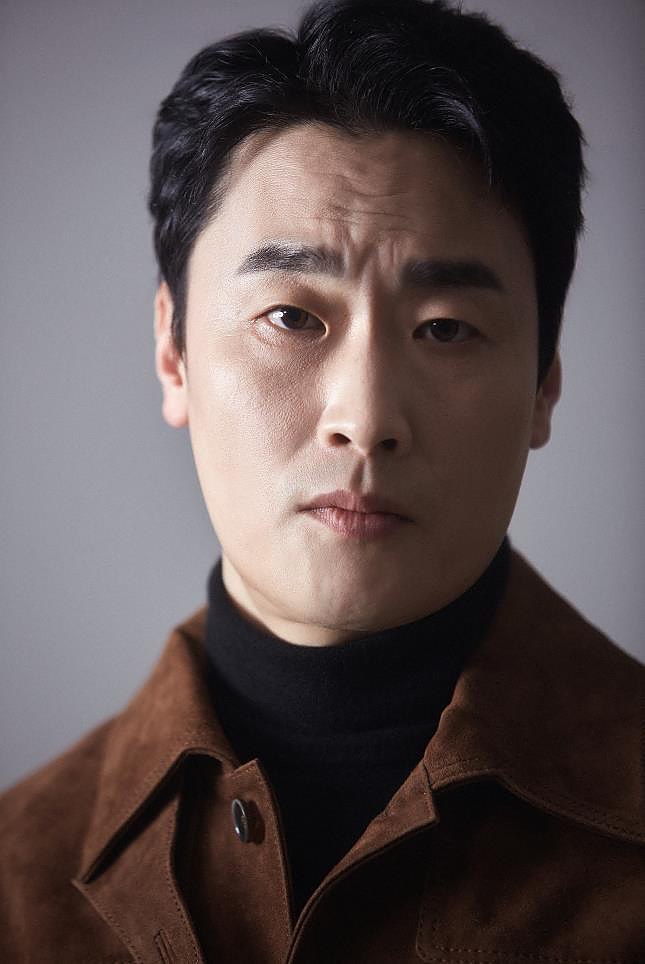 류제승 프로필 — 무드 컷