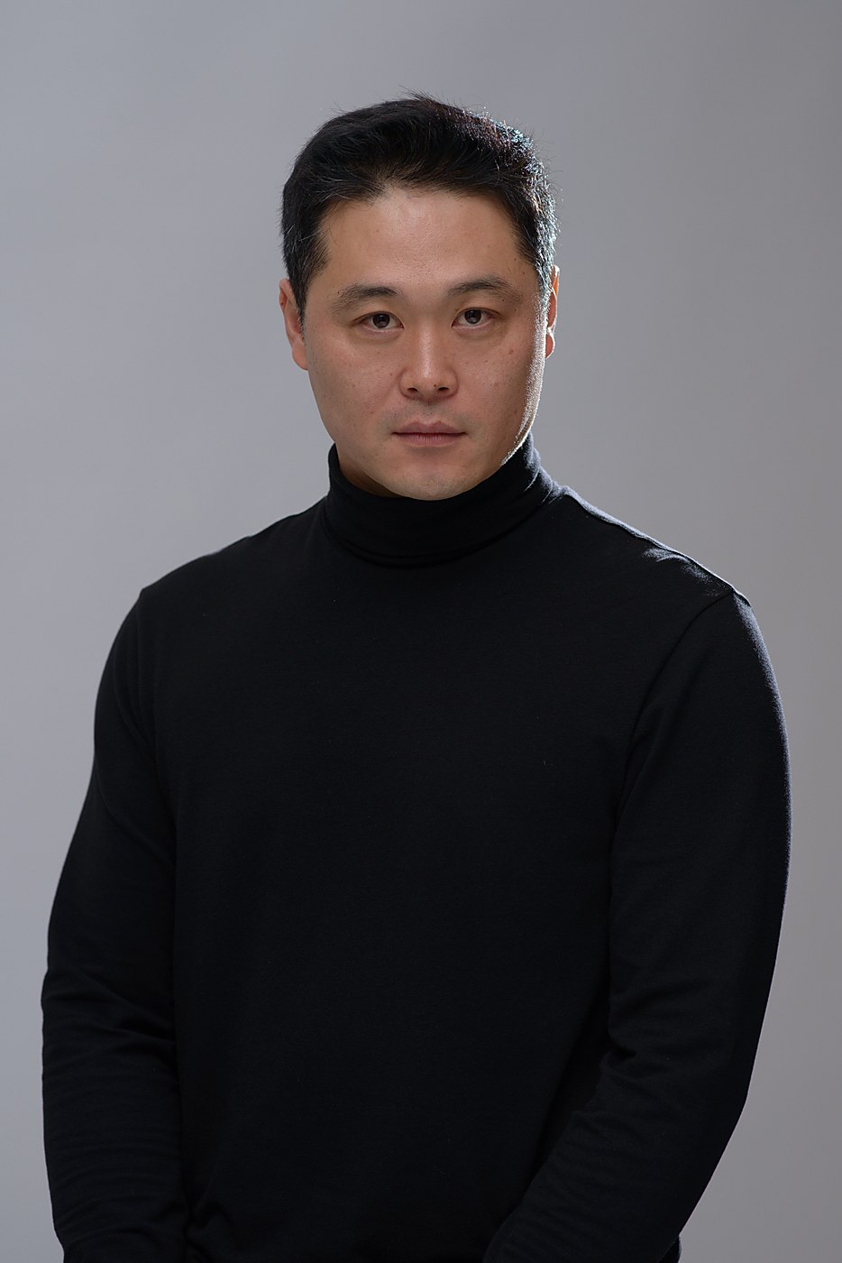 심민섭 프로필 — 무드 컷